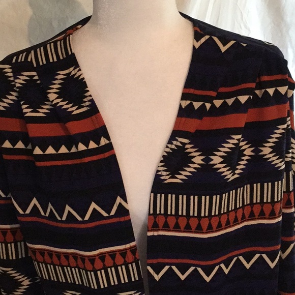 Gorgeous Southwestern Print Jacket. - Picture 3 of 9